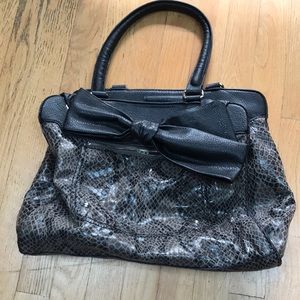 Black faux leather and snakeskin purse